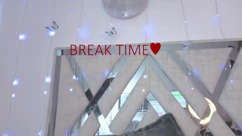 Carolina Join The Fan Club  online show from 09.18.25