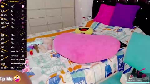 Snapshot of aliana_ross chatting on 02.15.25 aliana_ross online show from 02.15.25