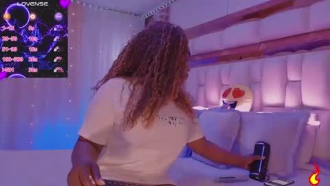 Snapshot of aliana_ross chatting on 10.15.25 aliana_ross online show from 10.15.25