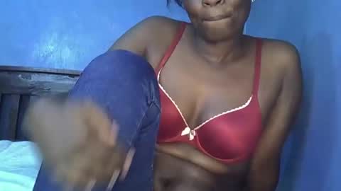 Snapshot of alic_crazy chatting on 10.28.25 alic_crazy online show from 10.28.25