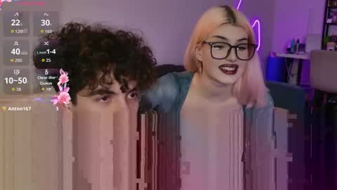 Snapshot of alice118james chatting on 09.23.25 alice and james online show from 09.23.25