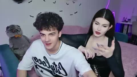 Snapshot of alice118james chatting on 10.16.25 alice and james online show from 10.16.25