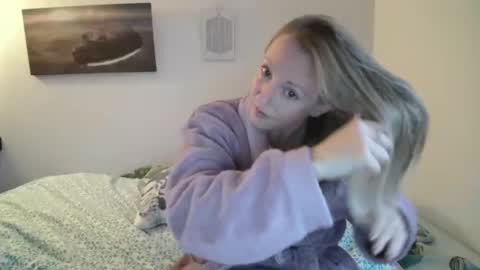 Snapshot of alice8363 chatting on 12.09.24 Alice online show from 12.09.24