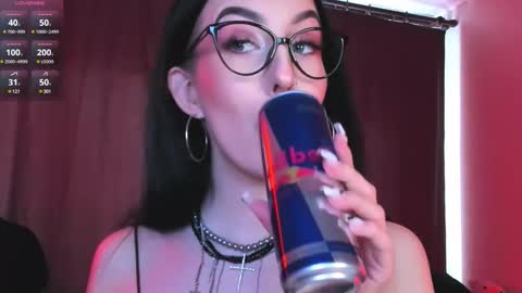 Miss Alice online show from 03.05.25