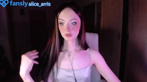 Snapshot of alice__aris chatting on 10.25.25 Alice Aris online show from 10.25.25