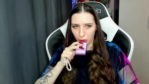 Snapshot of alice_bailey chatting on 04.03.26 Alice online show from 04.03.26