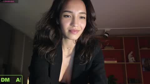 Snapshot of alice_bane chatting on 12.20.24 A R Y A T I A online show from 12.20.24