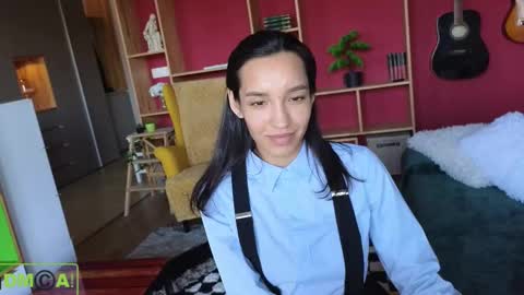 Snapshot of alice_bane chatting on 02.19.25 A R Y A T I A online show from 02.19.25