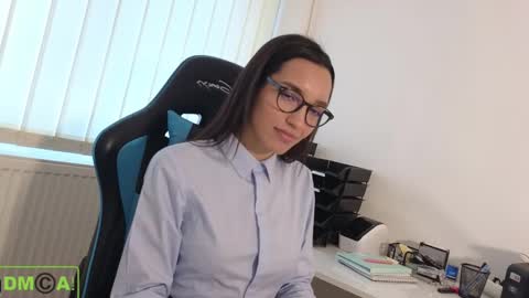 Snapshot of alice_bane chatting on 02.23.25 A R Y A T I A online show from 02.23.25