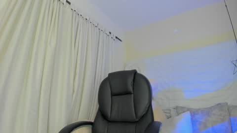 alice_brownnn online show from 02.23.25