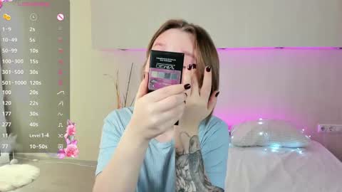 Snapshot of alice_diva chatting on 12.18.24 Alice GMT2 Mon 3-9 AM Tue 3-9 AM Fri 3-9 AM Sat 3-9 AM Sun 3-9 AM online show from 12.18.24