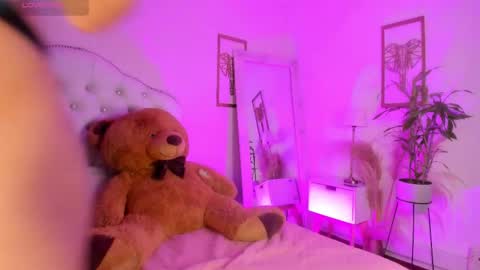 Snapshot of alice_graay_ chatting on 02.17.25 Alice Graay online show from 02.17.25