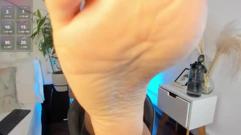 Snapshot of alice_graay_ chatting on 10.14.25 Alice Graay online show from 10.14.25