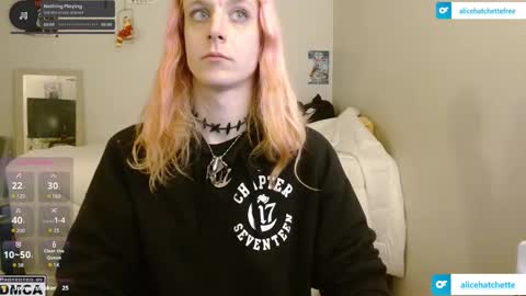 Snapshot of alice_hatchette chatting on 10.27.25 Alice Hatchette online show from 10.27.25