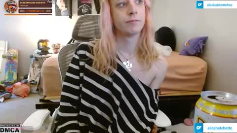 Snapshot of alice_hatchette chatting on 11.13.25 Alice Hatchette online show from 11.13.25