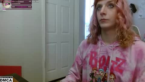 Snapshot of alice_hatchette chatting on 01.12.26 Alice Hatchette online show from 01.12.26