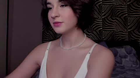 Snapshot of alice_love_fuck chatting on 10.27.25 Alice love fuck online show from 10.27.25