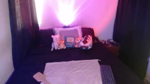 Snapshot of alice_m00nn chatting on 12.17.24 alice_m00nn online show from 12.17.24