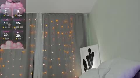 Snapshot of alice_miiiller chatting on 03.11.25 Alice online show from 03.11.25