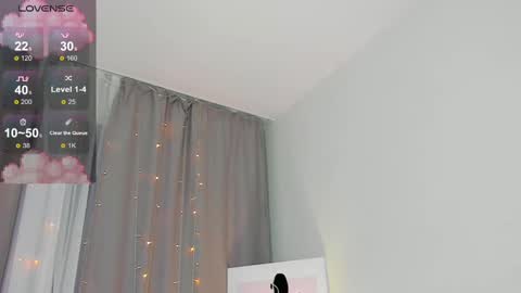 Snapshot of alice_miiiller chatting on 03.12.25 Alice online show from 03.12.25