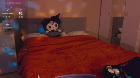 Snapshot of alice_miiiller chatting on 09.26.25 Alice online show from 09.26.25