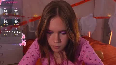 Snapshot of alice_miiiller chatting on 10.24.25 Alice online show from 10.24.25