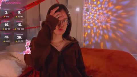 Snapshot of alice_miiiller chatting on 11.01.25 Alice online show from 11.01.25