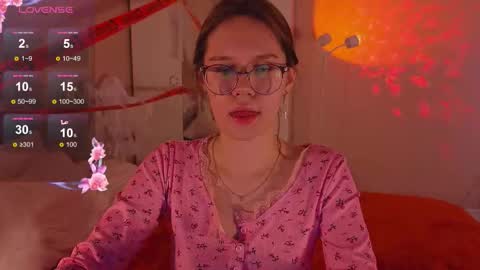 Snapshot of alice_miiiller chatting on 11.02.25 Alice online show from 11.02.25