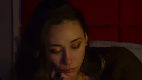 Snapshot of alice_munro chatting on 01.12.25 AliceMunro online show from 01.12.25