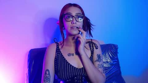 Snapshot of alice_phantom chatting on 01.16.26 online show from 01.16.26