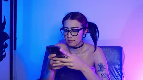 Snapshot of alice_phantom chatting on 03.11.26 online show from 03.11.26