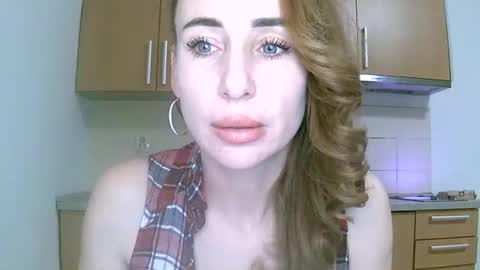 Snapshot of alice_sewx chatting on 11.20.25 Alice Sewx online show from 11.20.25