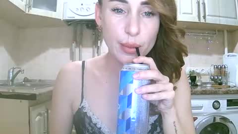 Snapshot of alice_sewx chatting on 11.27.25 Alice Sewx online show from 11.27.25