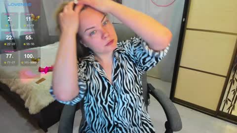 Snapshot of alice_sex_intellect chatting on 02.07.25 Alice online show from 02.07.25