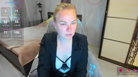 Snapshot of alice_sex_intellect chatting on 09.10.25 Alice online show from 09.10.25