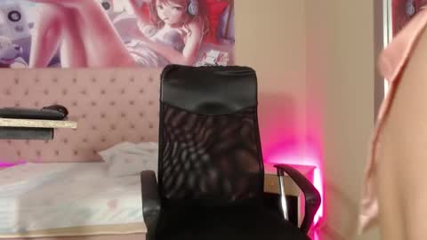 Snapshot of alice_sofia chatting on 02.20.25 Sofia online show from 02.20.25