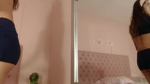 Snapshot of alice_sofia chatting on 10.25.25 Sofia online show from 10.25.25