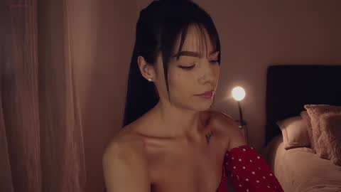 Snapshot of alice_steffen chatting on 01.26.25 evedam online show from 01.26.25