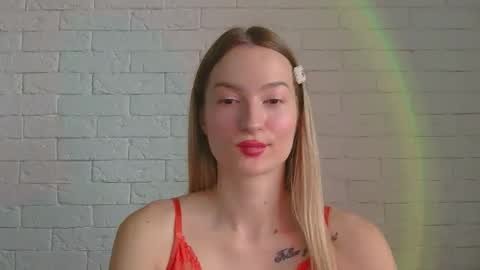 Snapshot of alice_sweet_01 chatting on 11.05.25 Alice online show from 11.05.25