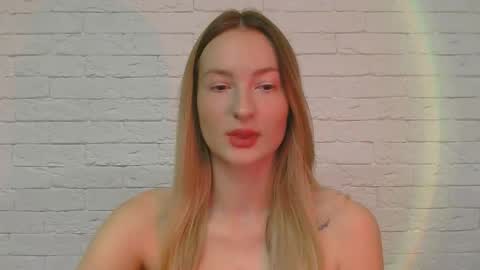 Snapshot of alice_sweet_01 chatting on 11.22.25 Alice online show from 11.22.25