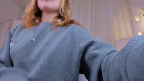 Snapshot of alice_tucci chatting on 12.05.24 Alice online show from 12.05.24