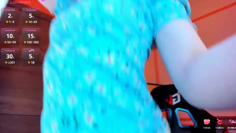 Snapshot of alice_tucci chatting on 12.30.24 Alice online show from 12.30.24