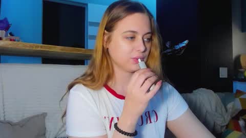 Snapshot of alice_wander chatting on 11.10.25 Alice online show from 11.10.25