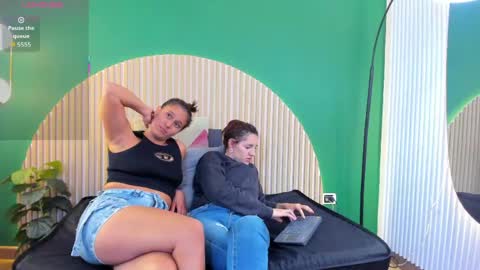 Snapshot of aliceandsia chatting on 06.06.26 Alice and Asia online show from 06.06.26