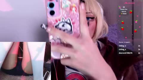 Snapshot of alicedang3r chatting on 03.07.25 Alice online show from 03.07.25