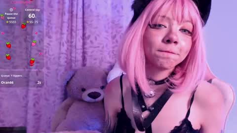 Snapshot of alicedang3r chatting on 09.13.25 Alice online show from 09.13.25