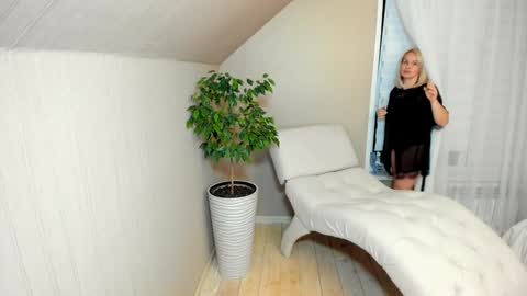 Alicee online show from 12.13.24