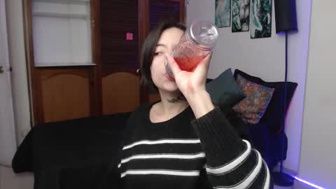 alicee_logan_ online show from 10.16.25