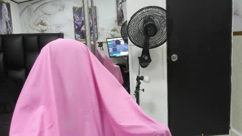 Snapshot of alicee_mature chatting on 06.18.26 alicee online show from 06.18.26