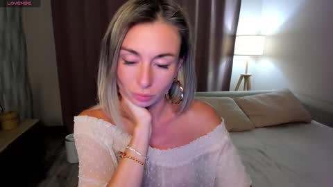 Snapshot of aliceevan chatting on 02.13.25 Daniella online show from 02.13.25